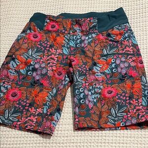 Shredly Floral Women's Bike Shorts. Size 4. No bike pad inside. Worn once.